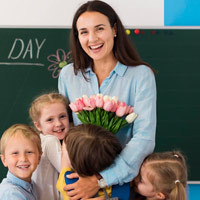 Upominki i prezenty dla nauczycieli personalizowane